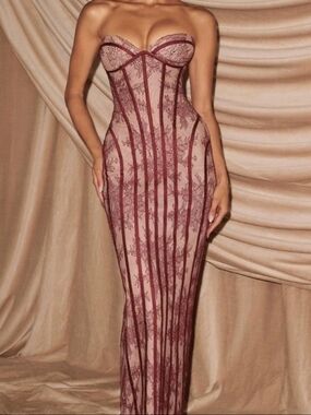 Strapless Lace-Overlay Bodycon Dress in Dusty Rose